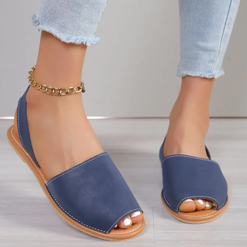 

Женские повседневные однотонные сандалии на плоской подошве, новые летние туфли на плоской подошве с открытым носком, пляжная женская обувь большого размера из мягкой кожи