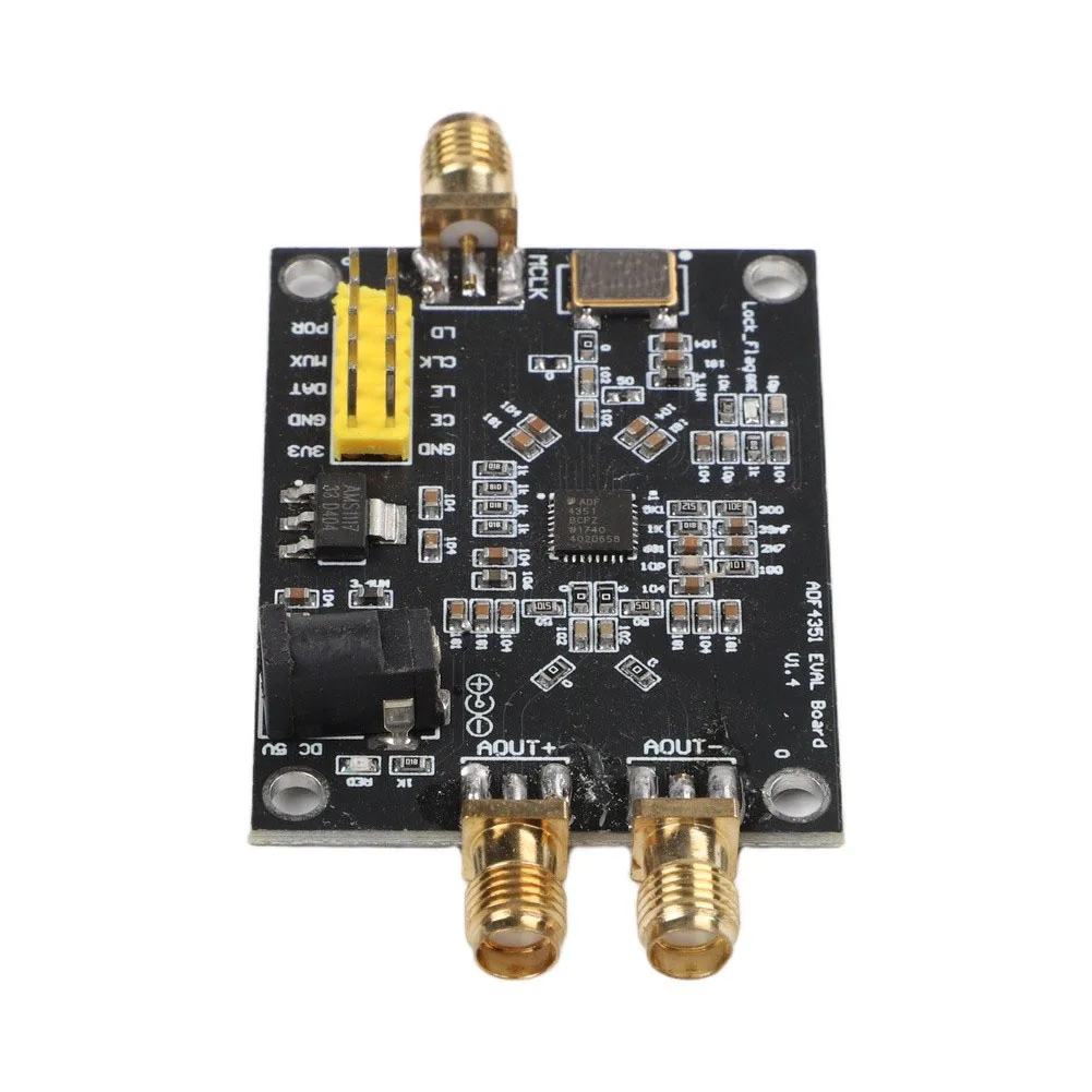 35MHz-4400MHz 1kHz Step Resolution RF Signal Generator For Communications 68.00 X 36.00 X 8.00 Mm For Wireless Testing
