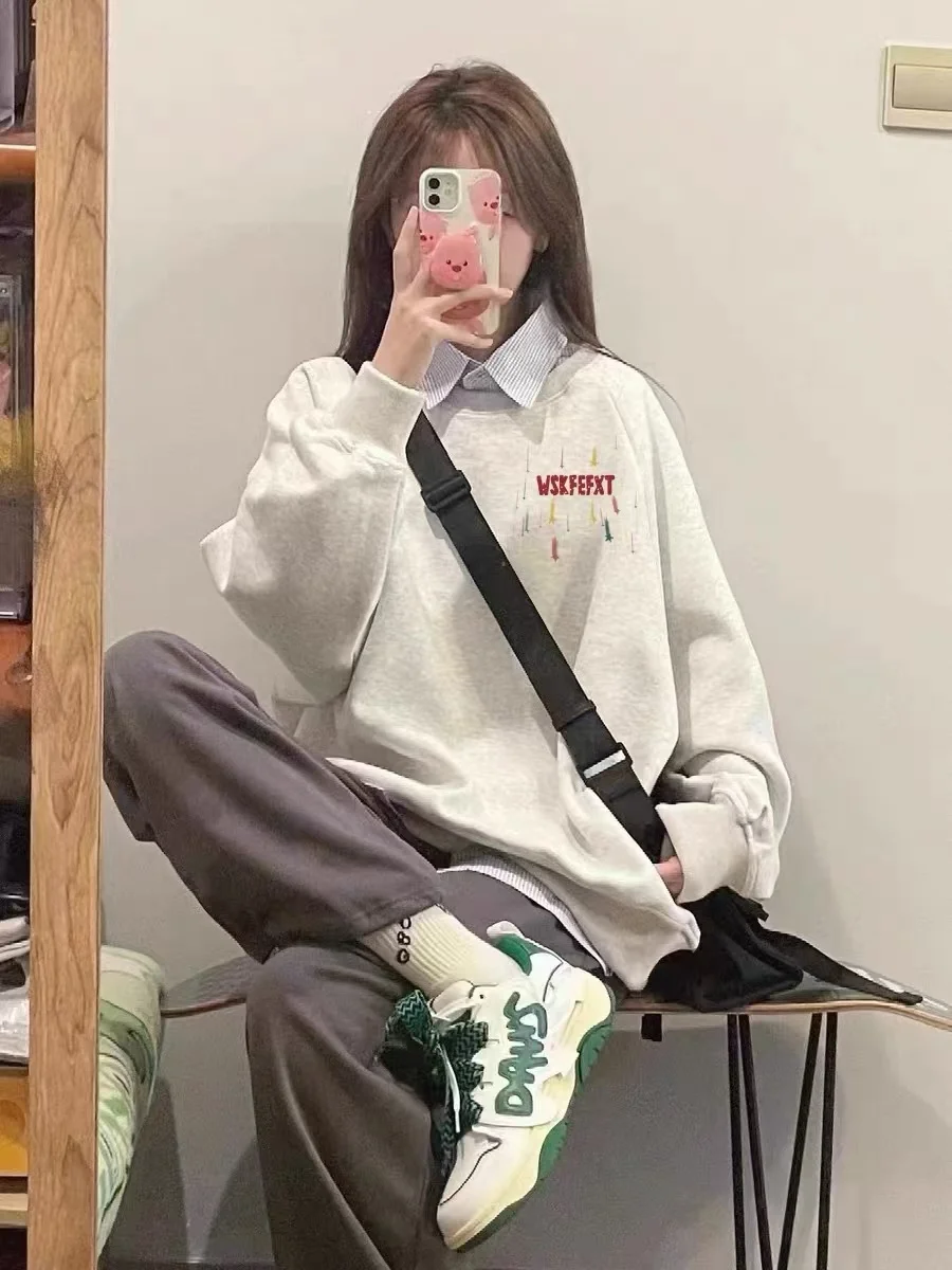 Женские стеганые толстовки-стойки, плюшевые винтажные блокирующие вышивки, спортивная одежда с круглым вырезом, полосатые рукава, хип-хоп, с графикой, круглые