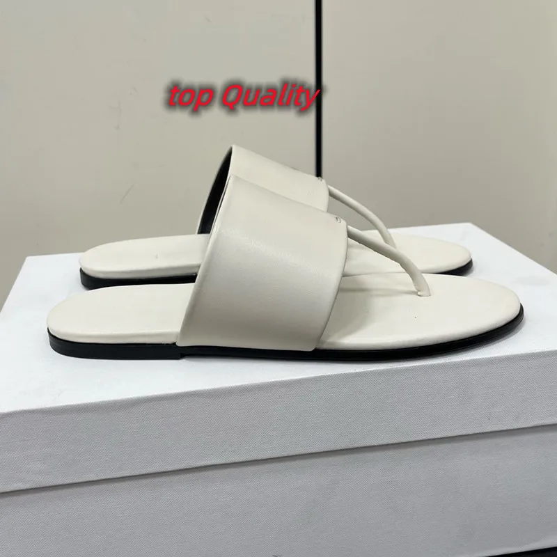 شباشب نسائية صيفية جديدة لعام 2025 شباشب مسطحة القاع فليب فلوب مادة جلدية بسيطة الطراز