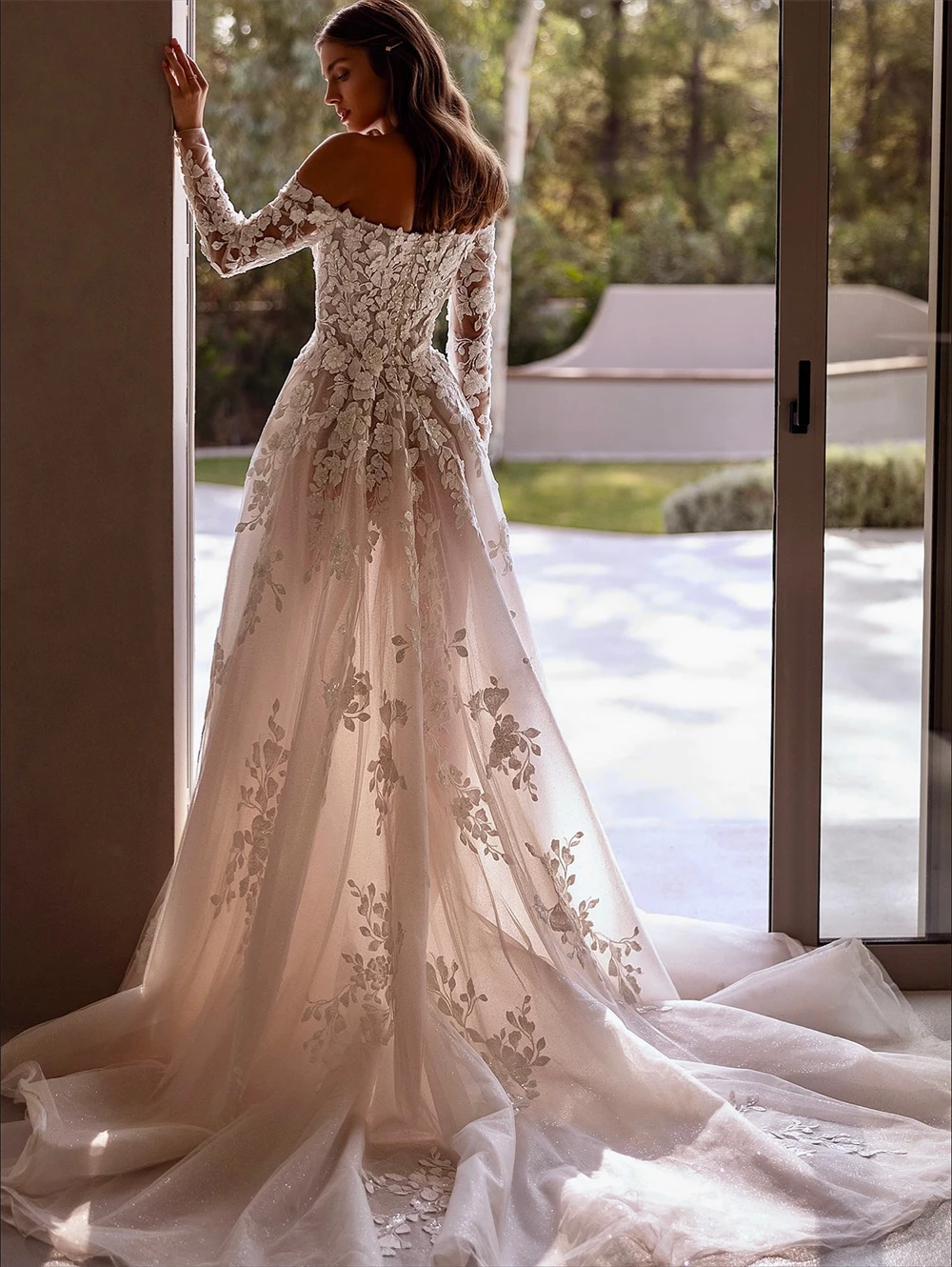 

Customized Soft Ivory Organza Bridal Gowns Soft Boat Neck Long Sleeves Bridal Gowns Dreamy A-Line Chapel Train Vestido De Novia