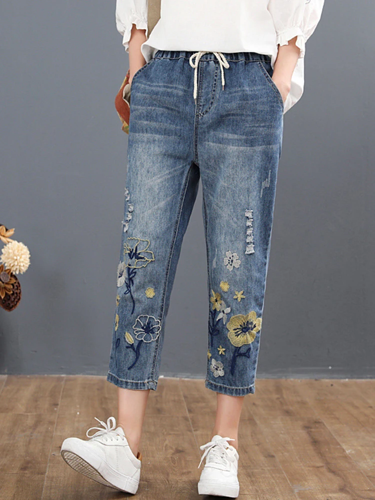 Amaxlulue 2025 chinês verão moda senhoras vintage bordado jeans feminino casual floral denim calças rasgadas harem pantalons
