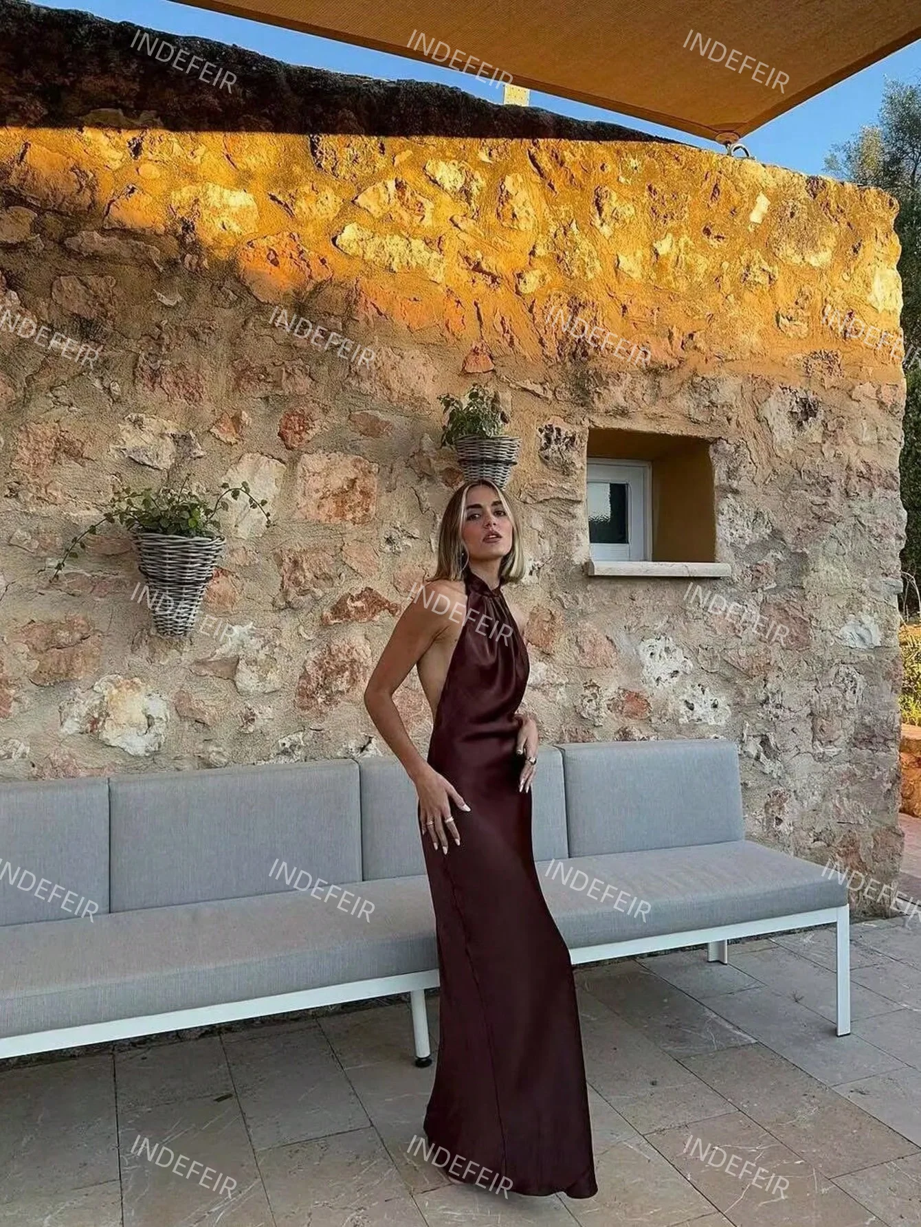 Indefeir レディース 春の新作 バックレス シルク サテン テクスチャー ドレス ロング スカート