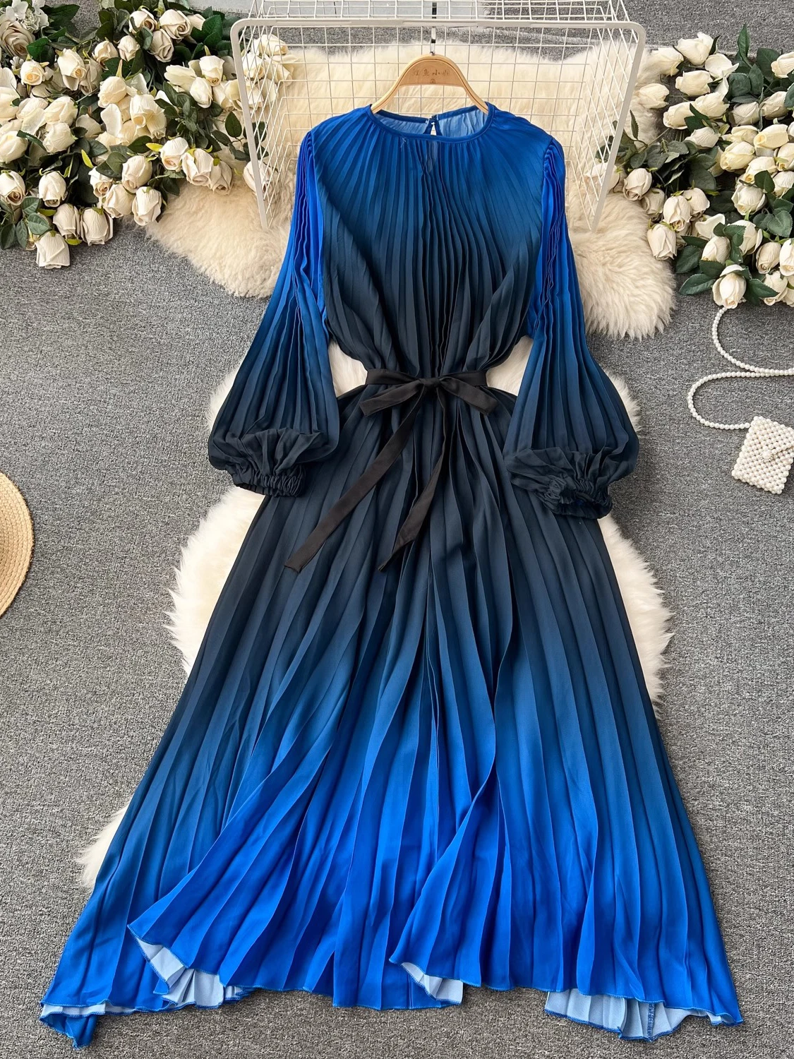 Spring Autumn Women Red/Blue/Green Gradient Draped Long Dress Vintage Round Neck Puff Sleeve High Waist Pleated Robe 2024 New