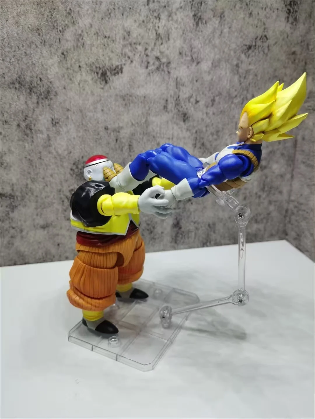 

В наличии Bandai Dragon Ball S.H.Figuarts SHF Android 19, армейская фигурка с красной лентой, Коллекционная игрушка в подарок