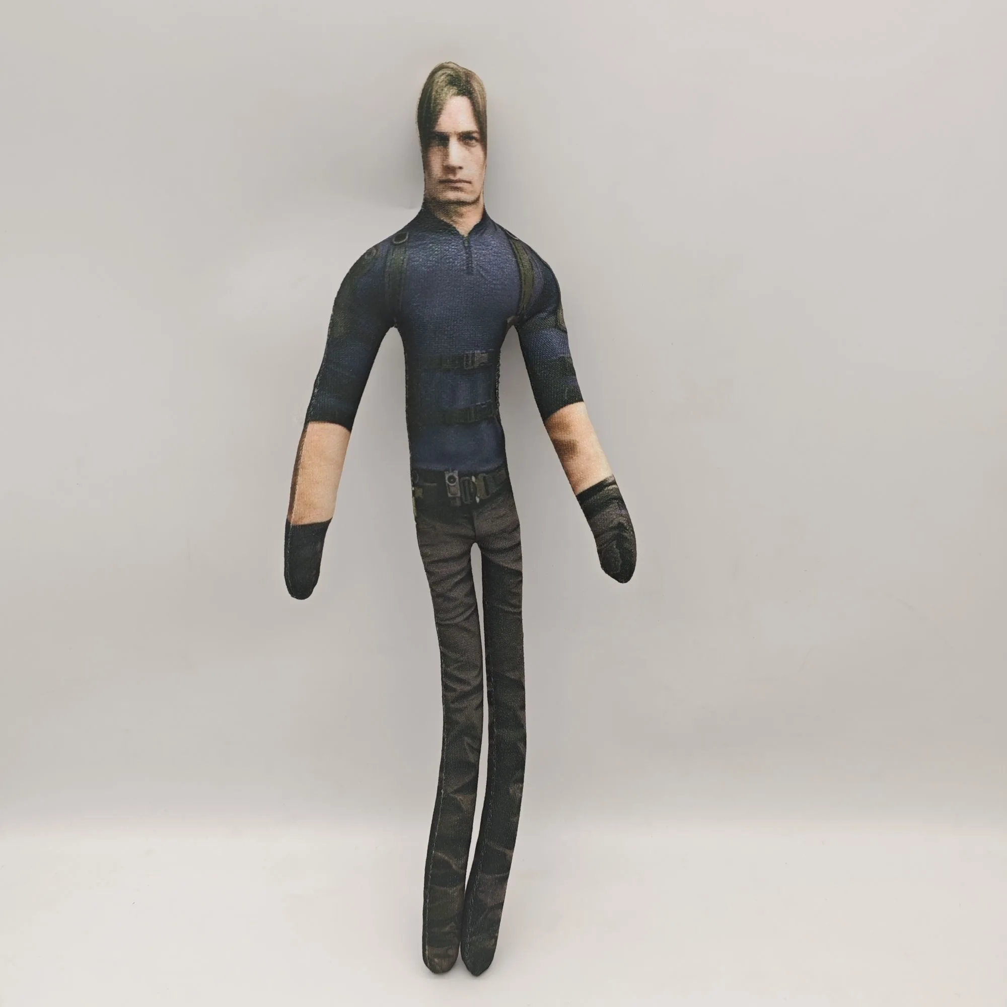 Lustige 26cm Anime Resident Evil Charaktere Leon Scott Kennedy und Ada Wong Plüschtiere mit flexiblen Gelenken – Detail 11