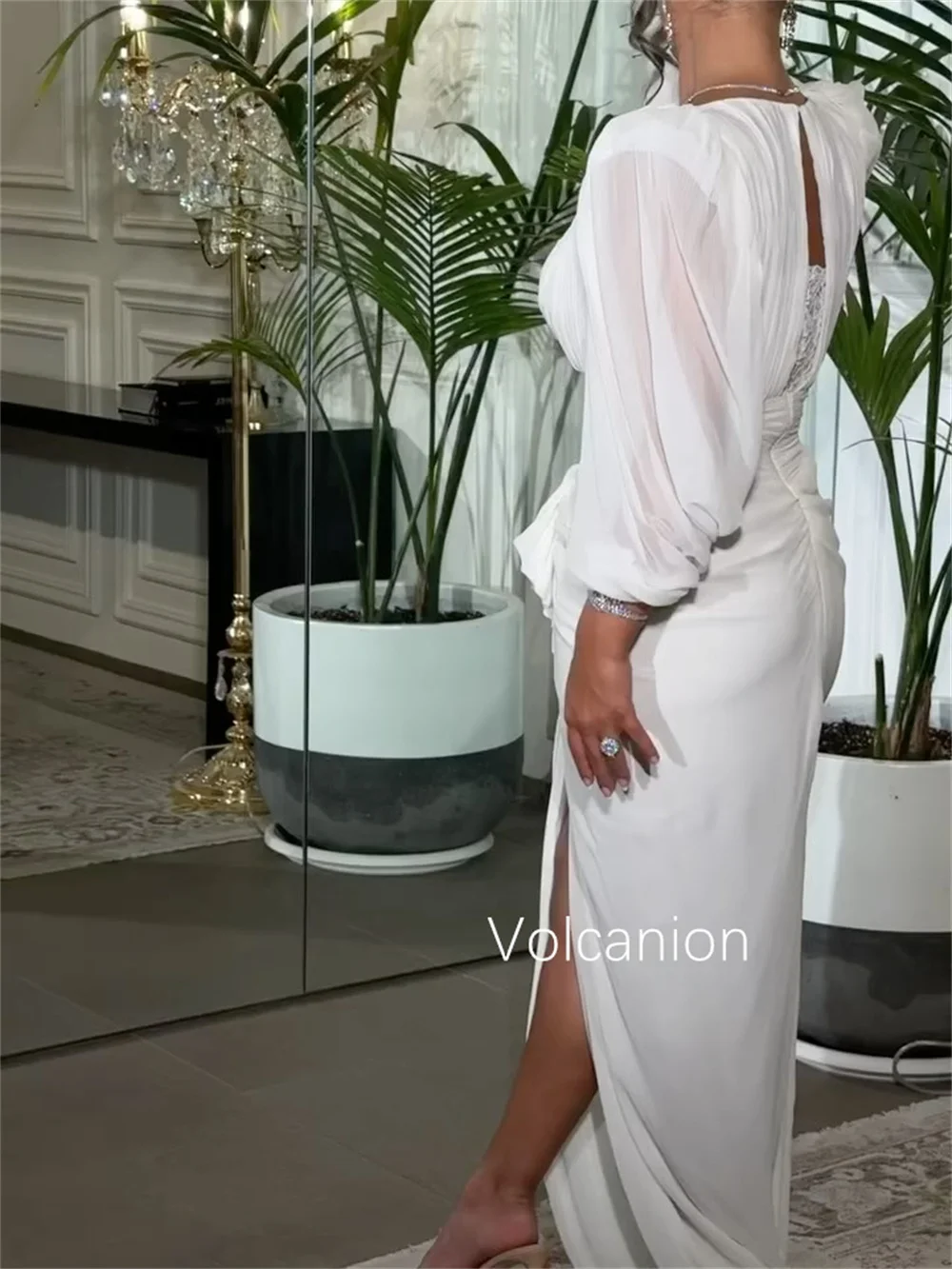 カスタマイズされたフォーマルシフォンスパンコールプリーツシースVネックロングドレスキンセアニェーラオーダーメイドの機会中国風