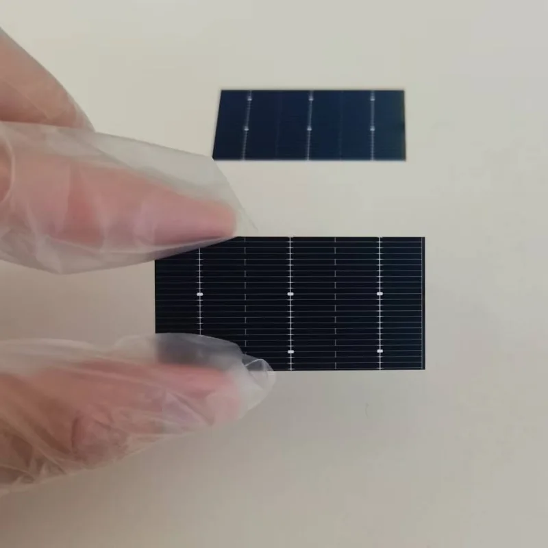 Mono Crystalline Solar Cells 23% High Efficiency A Grade PERC Bifacial 52mm x 26mm Small Size For DIY Solar Panel