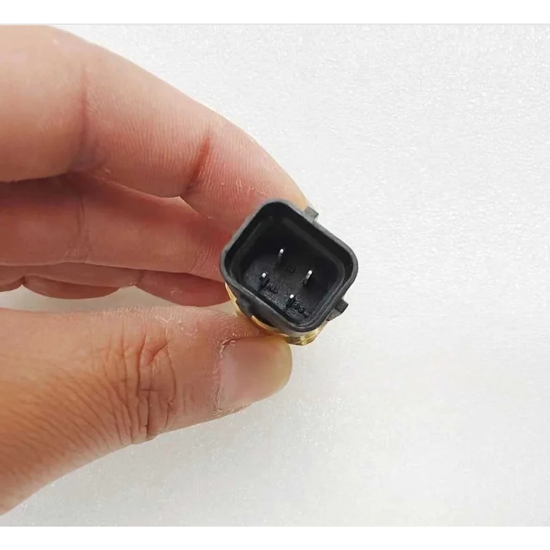 Motorcycle Water Temperature Sensor for QJMOTOR QJ600GS-3A/3B/3D  SRK600