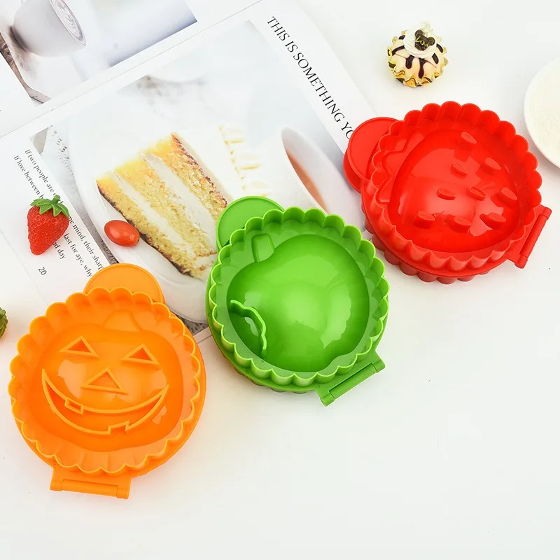 Halloween Pumpkin Hand Mini Pie Maker Mold Portable Mini Sauce Box for Bento Box Pocket Pie Press Pocket Maker Dough Presser