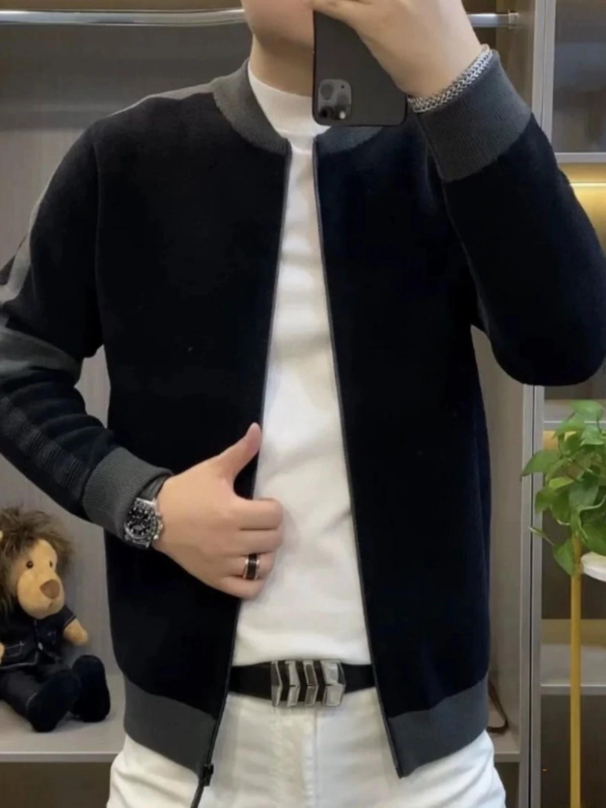 

Новый вязаный кардиган для мужчин на раннюю весну: модный, повседневный, универсальный, комфортный, с длинными рукавами и полосатым узором