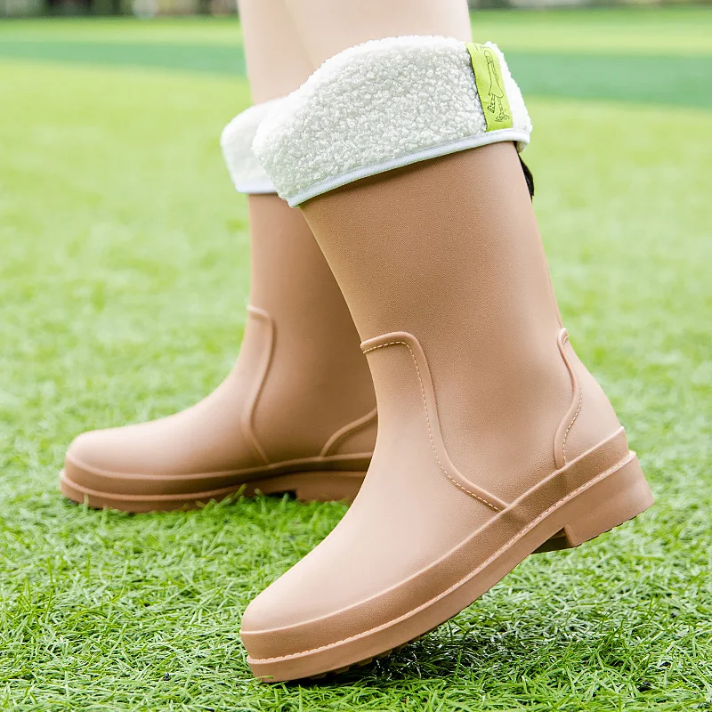 Bottes de pluie chaudes mi-mollet pour femmes, chaussures de travail imperméables et confortables pour l'extérieur, couleur unie, nouvelle mode