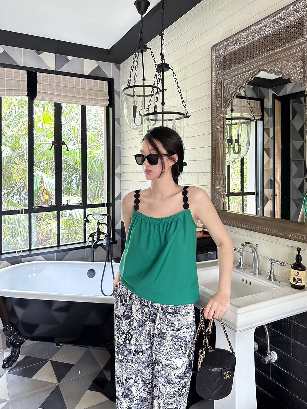 

Romantic Tee-Color Embroidered Petal Vest Puffy Hemline Women's Summer Faion Polyester And Rayon Blend Tank Top