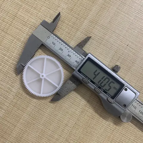 50 unids/lote 0,5 M 80 dientes 7MMX41MM engranajes 802A 80T2A engranaje recto de plástico 0,5 módulo T = 80 apertura del orificio 2mm 1,95 MM ajuste apretado