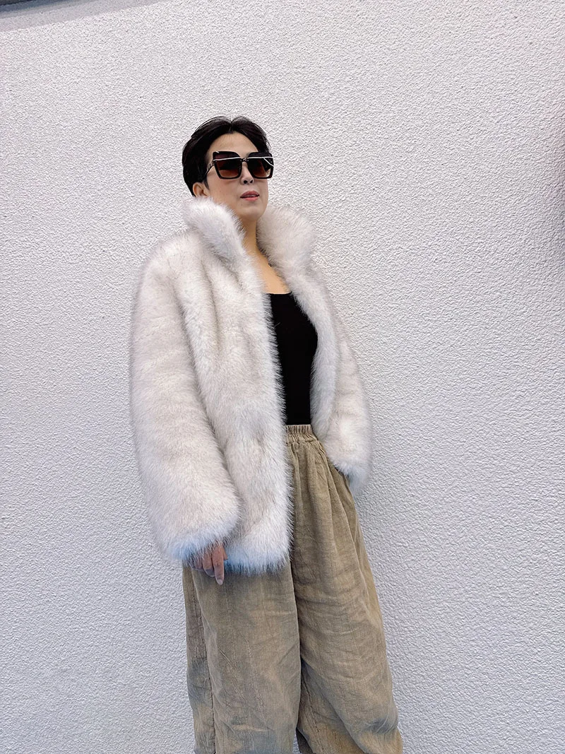 2025 Winter Ins Hot Fashion Girls Oversized Gradient Fur Coat Women Thick Warm Outerwear Fluffy Faux Fox Fur Jacket