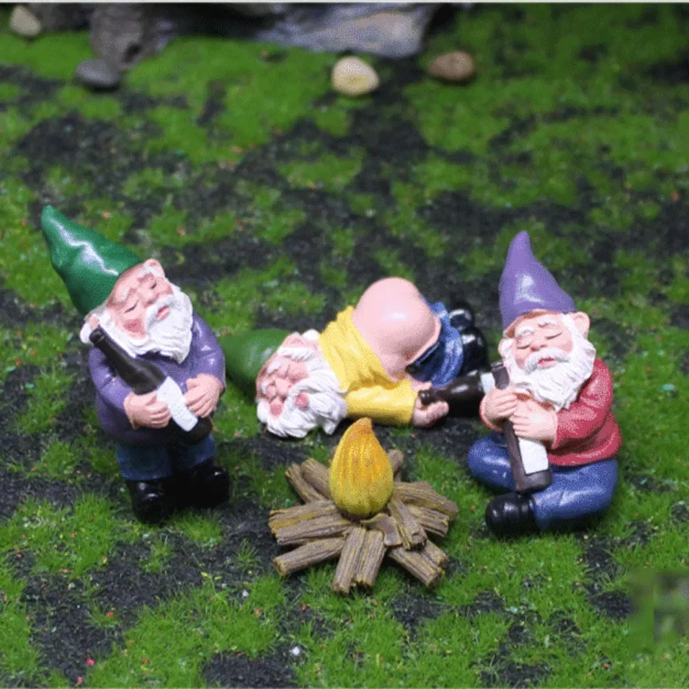 4pcs Mini Dwarf Bonfire Statues Fairy Garden Drunk Gnomes Miniature Ornaments Set for Planter Flowerpot Home Garden Decor