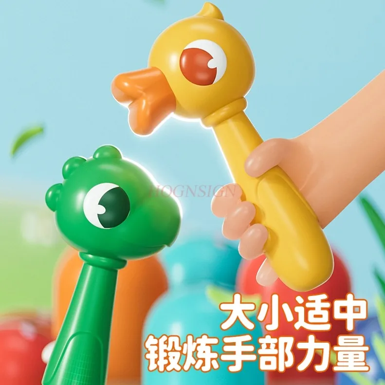 어린이 장난감으로 사용되는 땅쥐를 때리는 것은 영유아의 지능, 조기교육 및 태핑에 유익합니다.