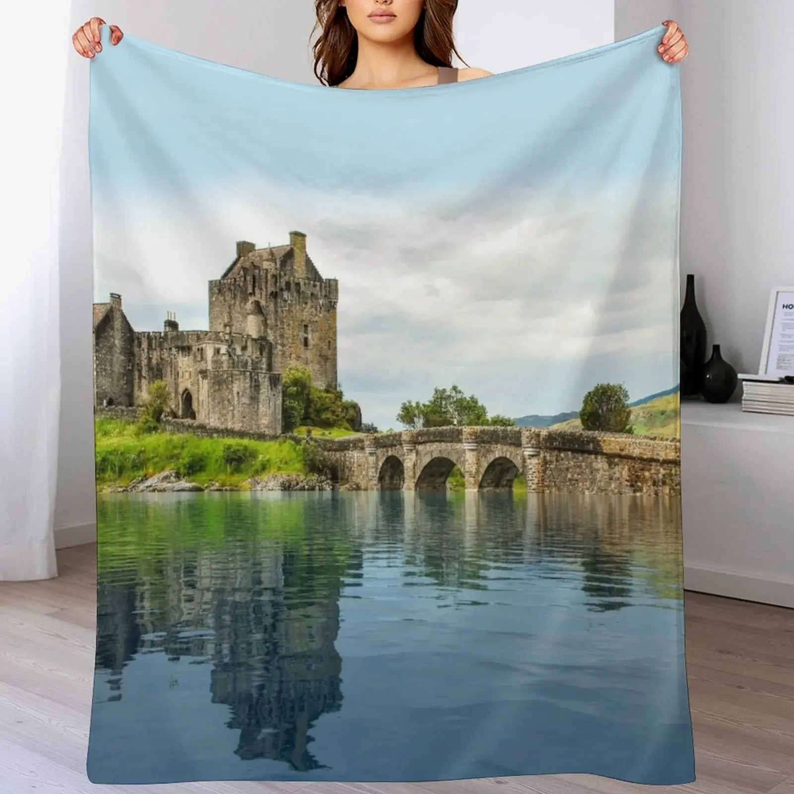 Eilean Donan Castle Throw Blanket Soft Beds Flannels cosplay anime Blankets