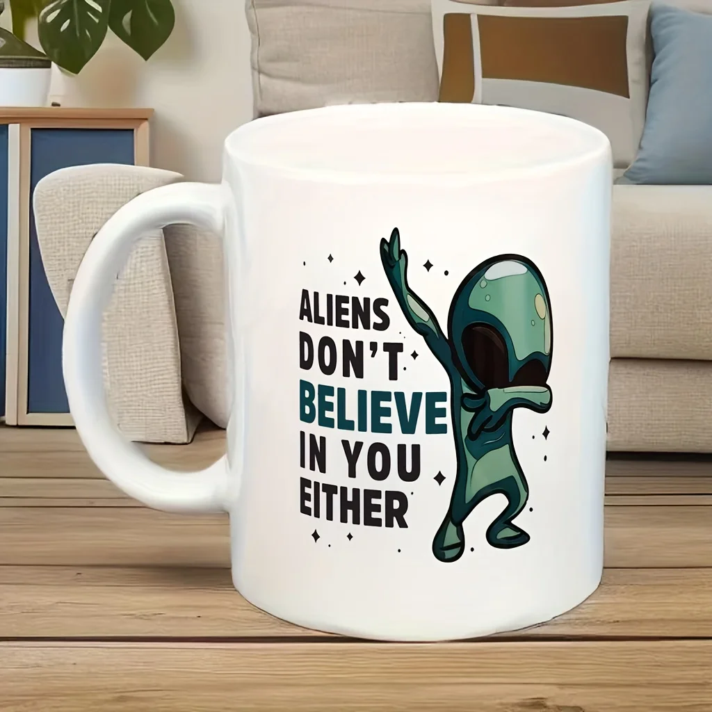 

1 шт. забавная дизайнерская керамическая кружка «Aliens Don't Believe in You» с танцующим зеленым и звездами — можно стирать в машине