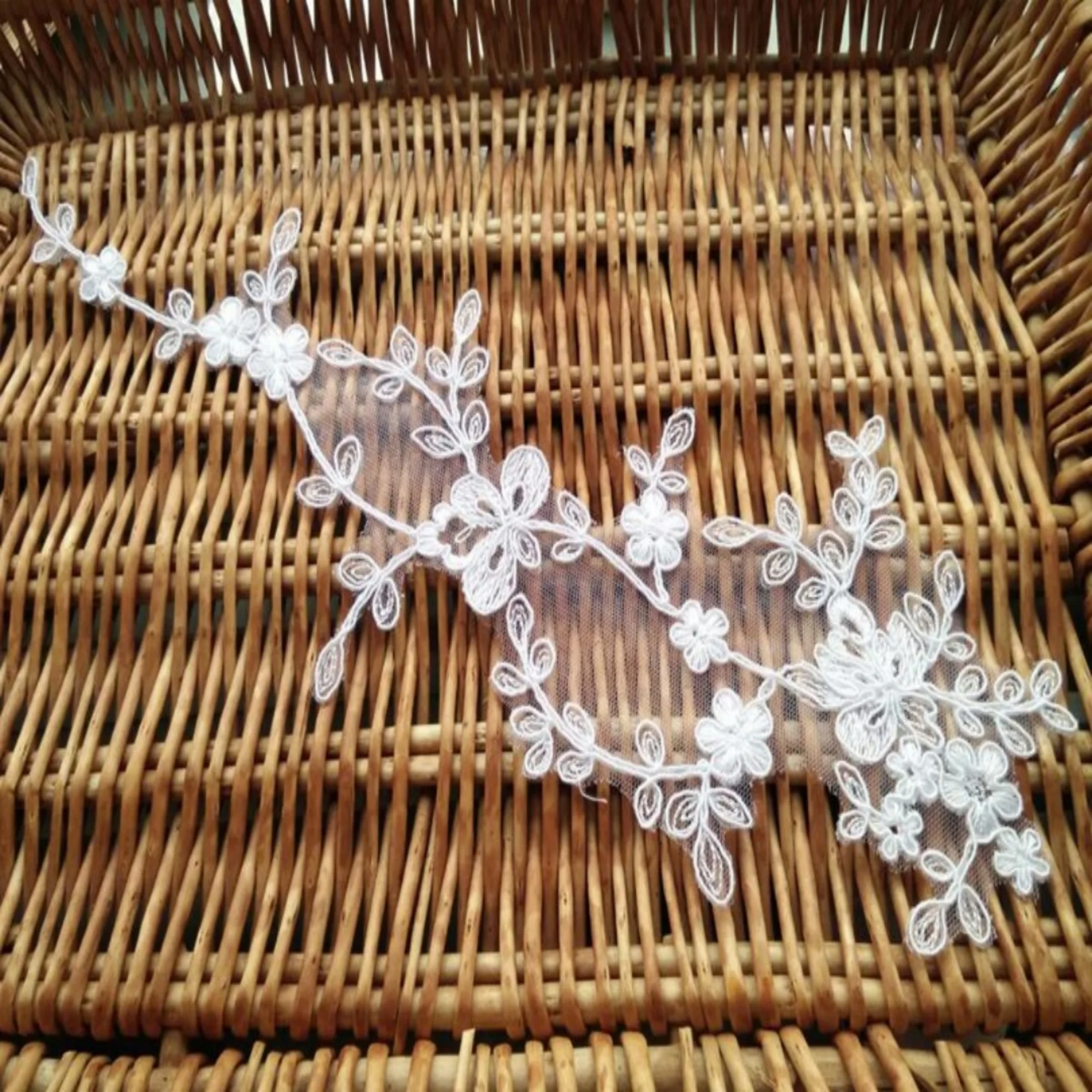 1 Pair Alencon Lace Appliques,Ivory/white/black/red Embroidered Flowers,Patches For Wedding Supplies,Bridal Hair Flower,Headpiec