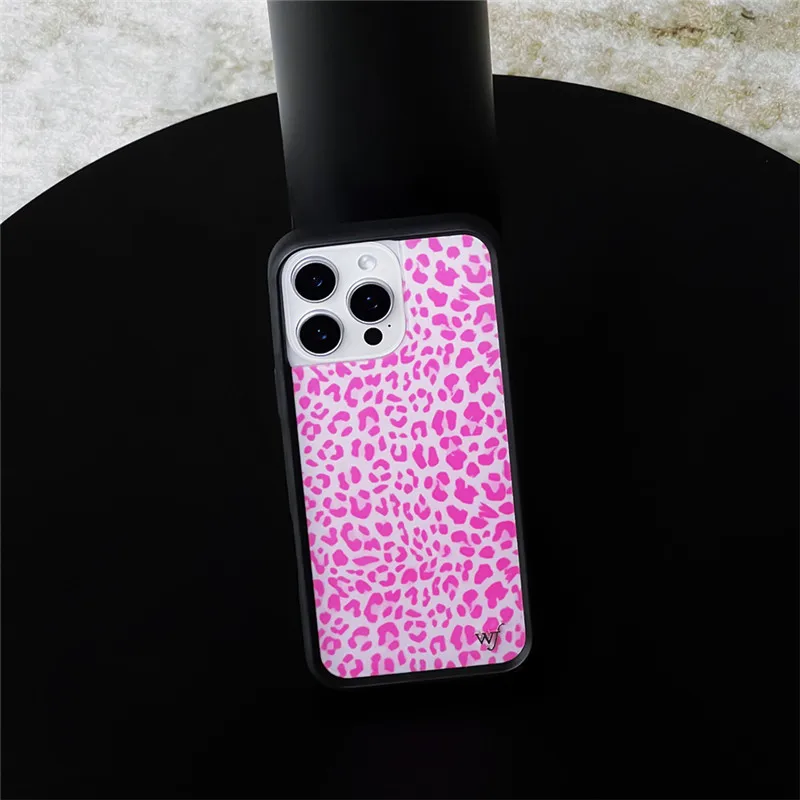 Wildflower مواء هريرة حالات آيفون 11 12 13 14 15 16 17 برو ماكس زائد 16pro الهواء ليوبارد البقرة الشطرنج wf غطاء الهاتف