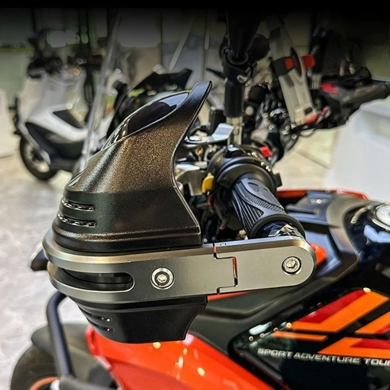 Motorcycle hand guards UY125afr modified handlebar windshield GW250 wrist guards universal