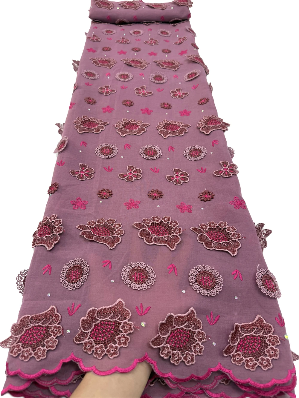 

Новый дизайн, 100% хлопок, африканское кружево, ткань 2026 года, высококачественная сухая вышивка, нигерийское швейцарское кружево воаль, 5 ярдов