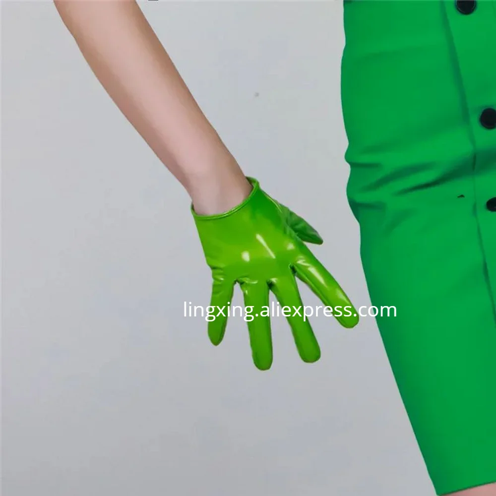 Guantes de charol de estilo corto para mujer, imitación de piel de oveja, espejo, verde brillante, 16cm