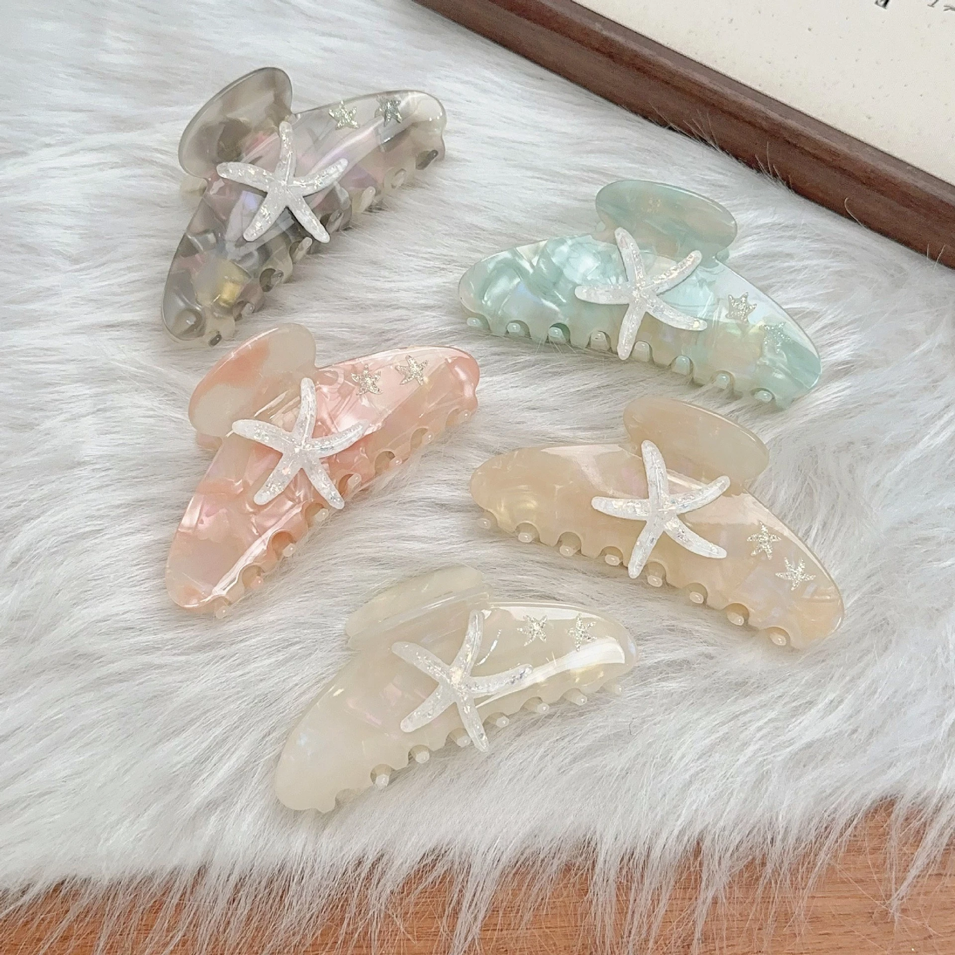 

Fairy Rhinestone Starfish Hair Claw Acetate Ins Claw Clip Cool Beach Crab Hair Clip Shark Clip Hair Accessories for Women Girls