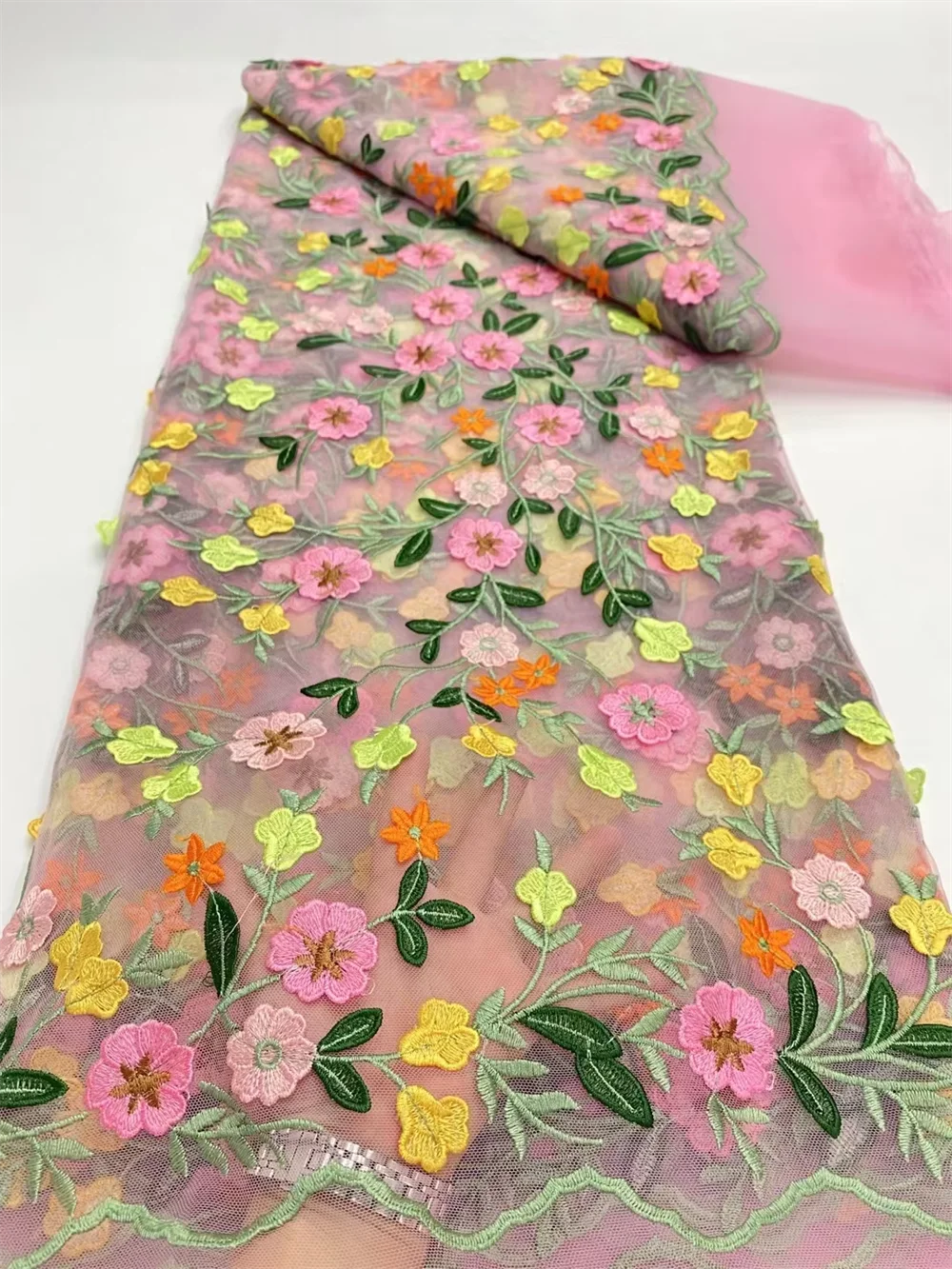 高級アフリカ花柄レース生地-2026年新作、高品質なナイジェリア刺繍生地。女性用パーティードレスの縫製に最適。