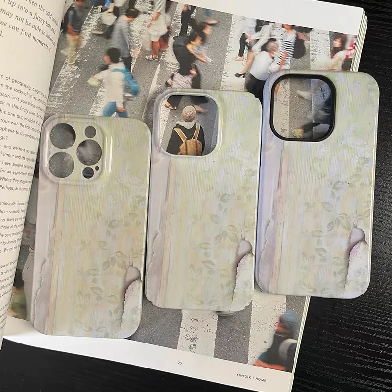 جرافيتي غير منتظمة مع أوراق خضراء صفراء حافظة هاتف لهاتف آيفون 17 Air 16E 15PROMAX 14 Plus 13 12MINI 11 XR غطاء هاتف أكريليك