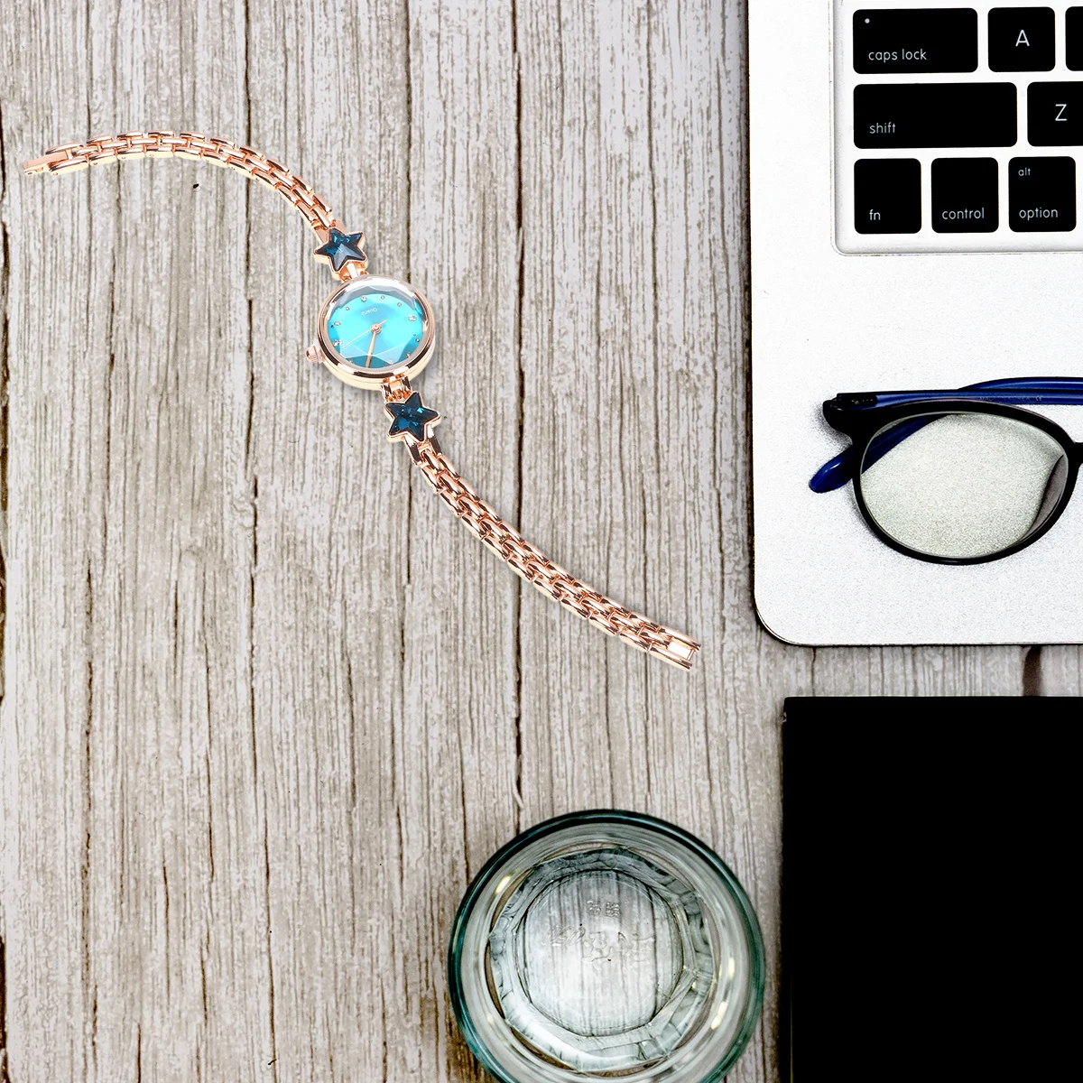 

Rose Shaped Alloy Women's Watch Quartz Movement Fashion Unique Rhinestone Design Wrist Decoration Women Watch