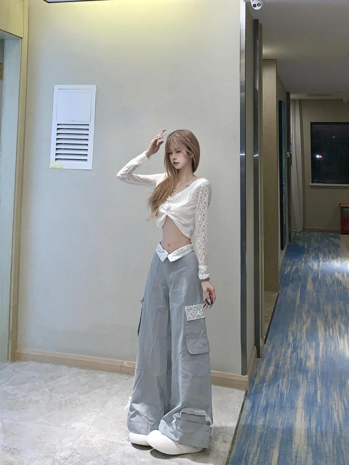 

American Retro Spicy Girl V-neck Slim Splice Lace Sexy Top Denim Wide-leg Pants Fashionable Two-piece Set Women's Clothing