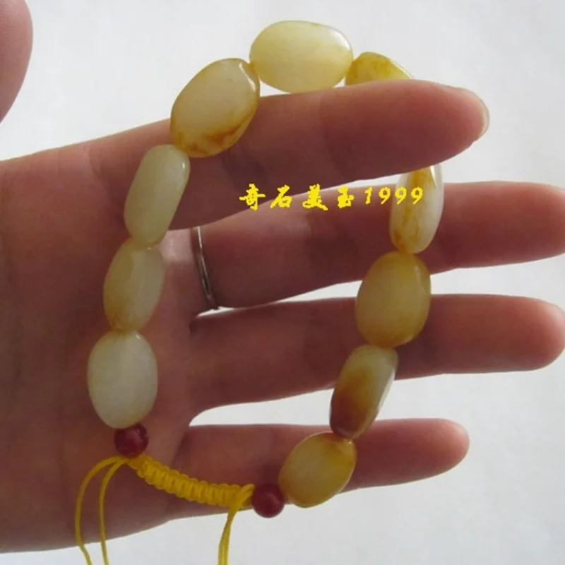 

Нефритовый кулон из хотанского нефрита, браслет из красных бусин, украшения в этническом стиле