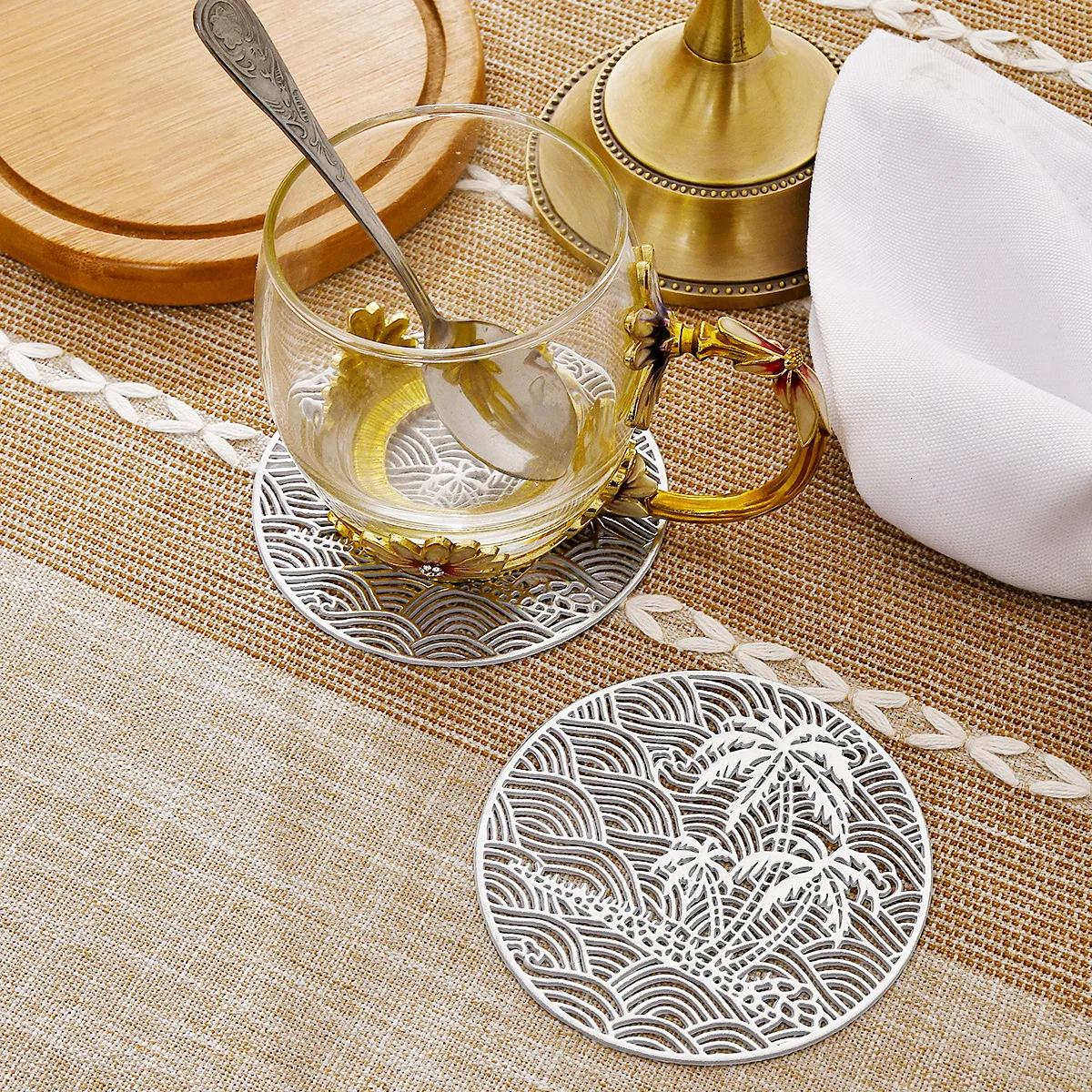 4P Round Coconut Palm Tree Wave Hollow PVC Placemat Insulation Coaster Table Mat Cup Pads Bowl Home Kitchen Party Holiday Decor