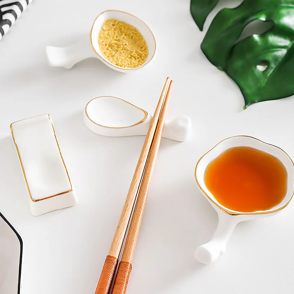 

2Pcs Plum Blossom Ceramic Chopsticks Rest Holder Elegant Creative Chopstick Saucer Spoon Fork Holder Chopsticks Saucer