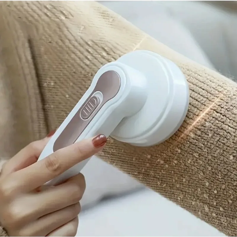 

Portable Lint Remover With Cleaning Brush - Effective Fabric Shaver For Clothes, Furniture And Carpets - Removes Lint Balls