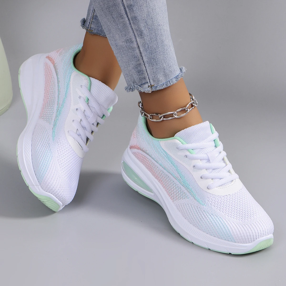 Spring new women\'s sports shoes, fashionable, breathable, lightweight, non-slip, wear-resistant, casual sports shoes, flat shoes