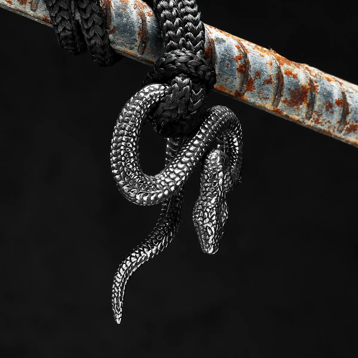 Retro Snake New In Men Necklaces With Pendant Stainless Steel Jewelry For Male Women Punk Hip Hop Accessories Gifts Wholesale
