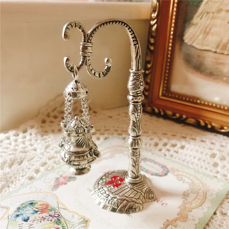 

Retro Silver Metal Bracket Pendant, Aromatherapy Bottle, Perfume Bottle, Hanging Earrings, Tabletop Ornament.
