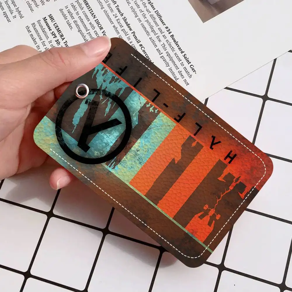 سلسلة مفاتيح نصف الحياة للعبة مع حامل بطاقة الوصول، وحافظة واقية لبطاقة الهوية وبطاقة الحافلة وبطاقة البنك للأمان