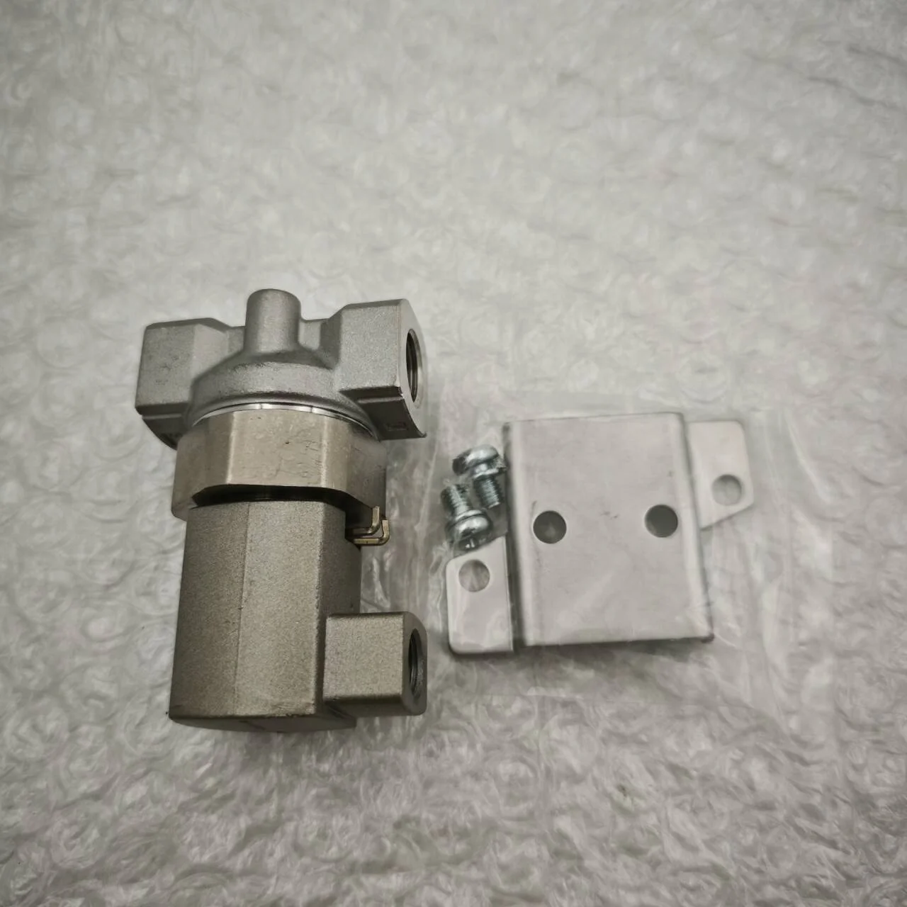 

Original SMC Genuine Direct Acting Air Control Valve Solenoid Valve VXA2240M-02-1-B Two-Way Pneumatic Control Valve