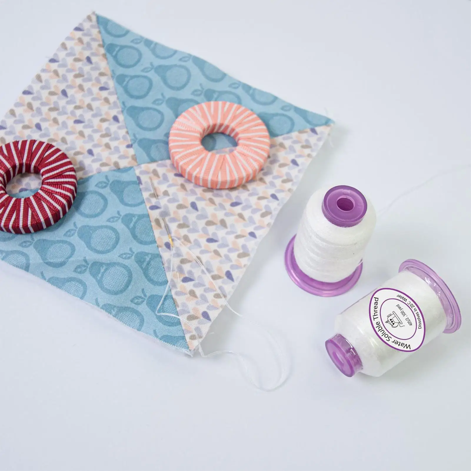 ماكينة خياطة الموضوع 1492.7ft للذوبان في الماء الموضوع بكرة سلسلة قابلة للذوبان لإصلاح النسيج زي صنع التطريز العمل