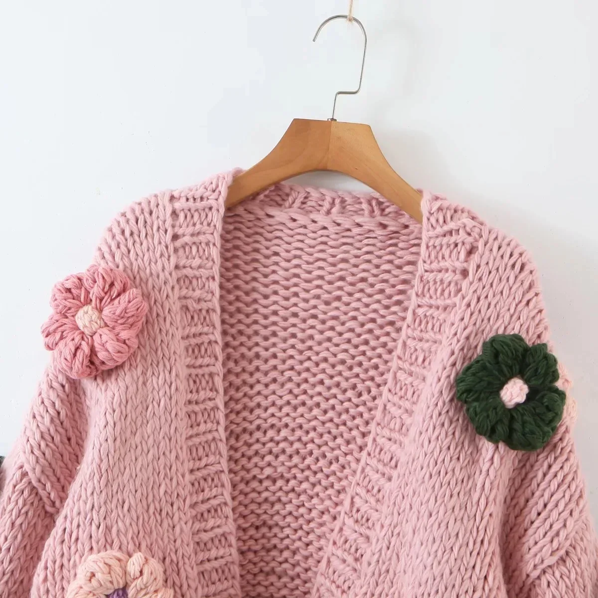 Custom V-neck Cute Flower Oversized Ladies Cardigan Womens Knitted Sweaters Custom Jmper Custom Logo Chunky Pink Coat Sweater