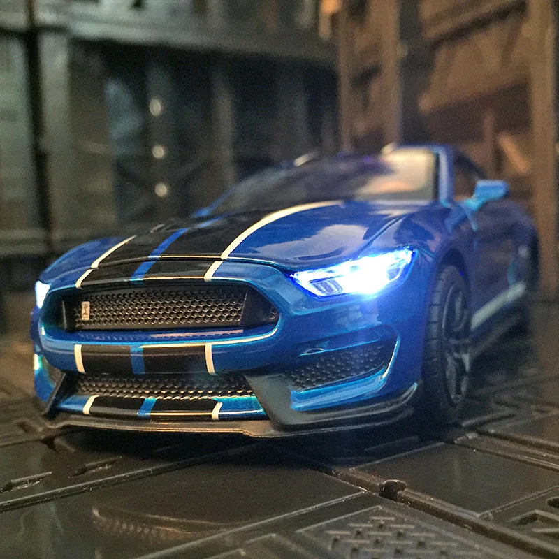 Coche Ford Mustang Shelby GT350, modelo de juguete de alta simulación, supercoche de aleación, juguetes para niños con 4 puertas abiertas, 1/32