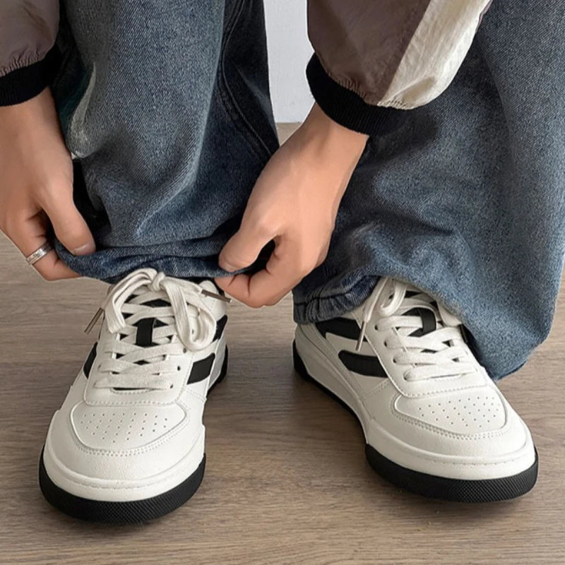 

Niche Design Lightweight All-season Casual Board Shoes Three-time Vulcanized Round Toe Soft Sole Large-sized Low-top Men's Shoes