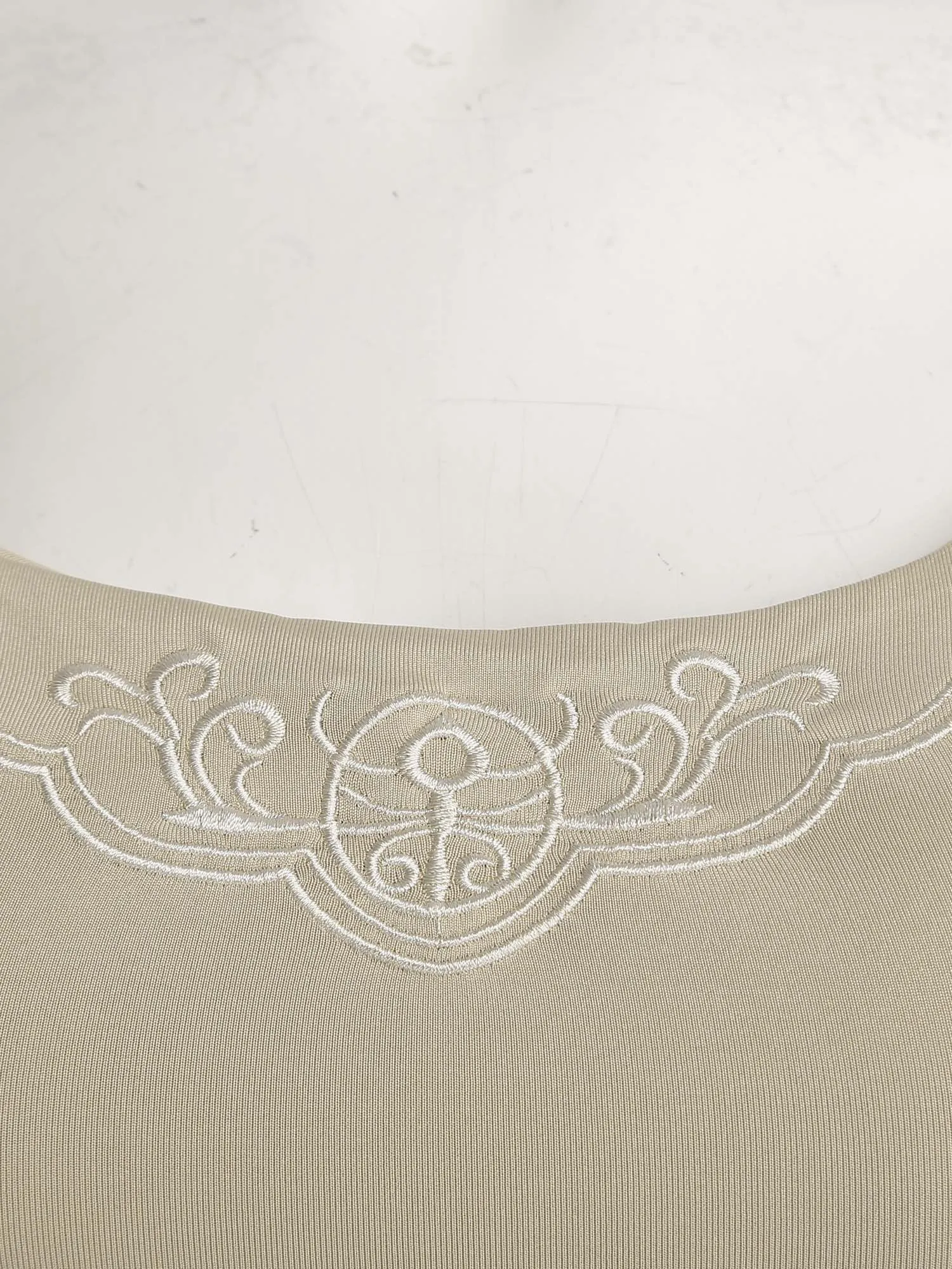 

Streetwear Women Removable Pads Sling Cropped Camisole Lingerie Vest Exquisite Embroidery Tank Top for Party Nightclub Casual