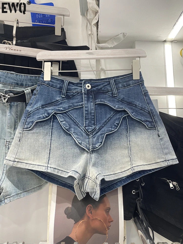 

[EWQ] Vintage Gradient Color Blue Pockets Button Female's Shorts Fashion Patchwork Denim Short Pants For Women 2024 Summer GZ23