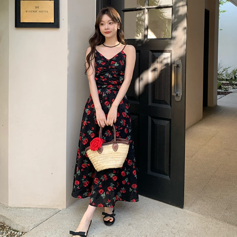 

French Retro Elegant Temperament Floral Suspender Dress Ladies V-neck Design Sense Niche Long Skirt Summer Leisure Holiday Dress