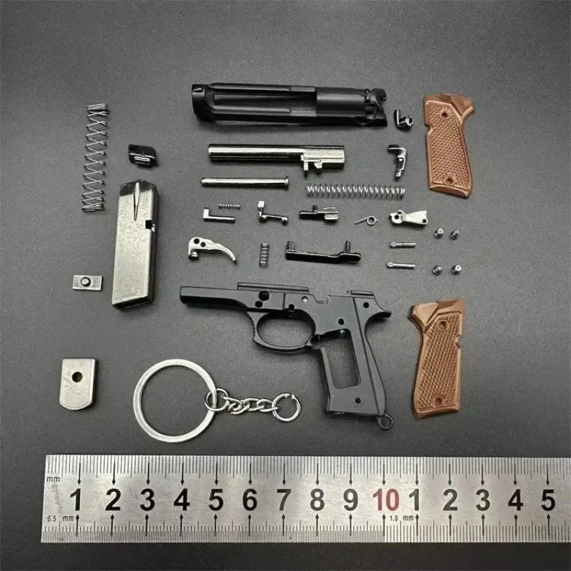 1:3 Scale BERETTA 92F รุ่น Alloy พวงกุญแจ Mini ปืนของเล่นอาวุธรุ่นพวงกุญแจโลหะผู้ใหญ่เด็กของขวัญวันเกิด